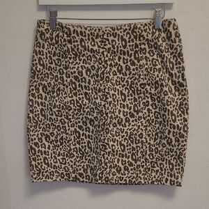 Chic Leopard Print Pencil Skirt